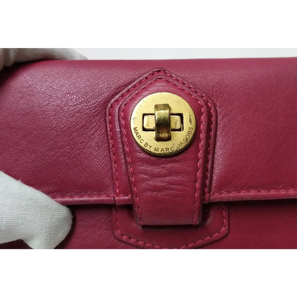 Marc by Marc Jacobs Red Leather Turnlock Credit Card ID Windows Trifold Wallet